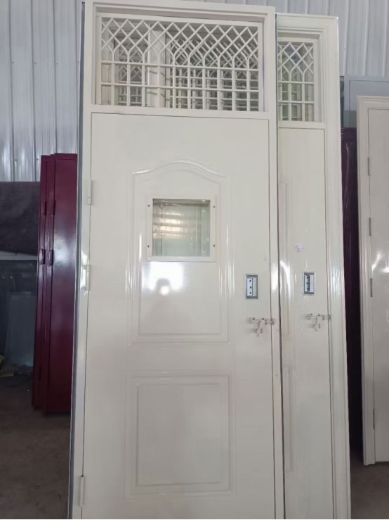 甘州学校教室门