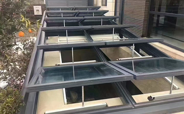 某轨道交通车辆维修车间甘州排烟窗应用