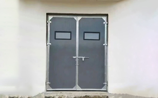 甘州工业门在高温作业区域的运行表现